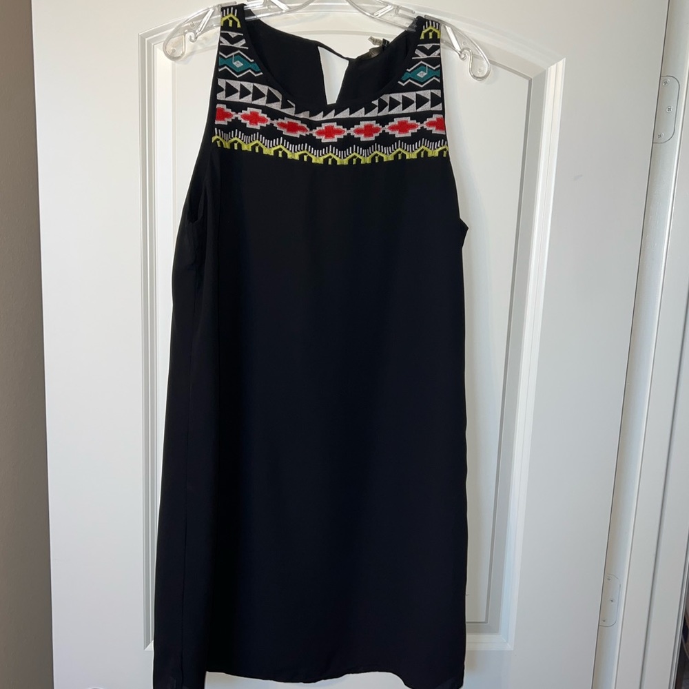 New TMHL Black Embroidered Shift Dress Size Large